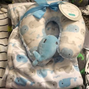 Whale blanket and headrest